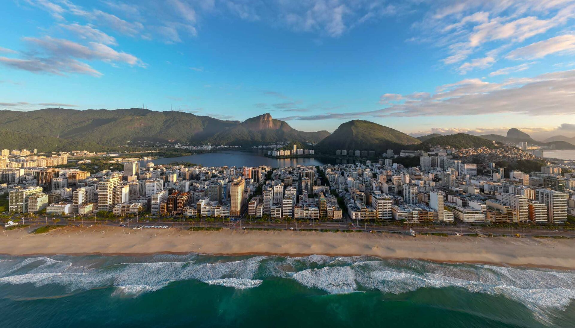 Vista aérea da praia de Ipanema, Rio de Janeiro